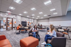 BGSU University Hall Lounge and student Study